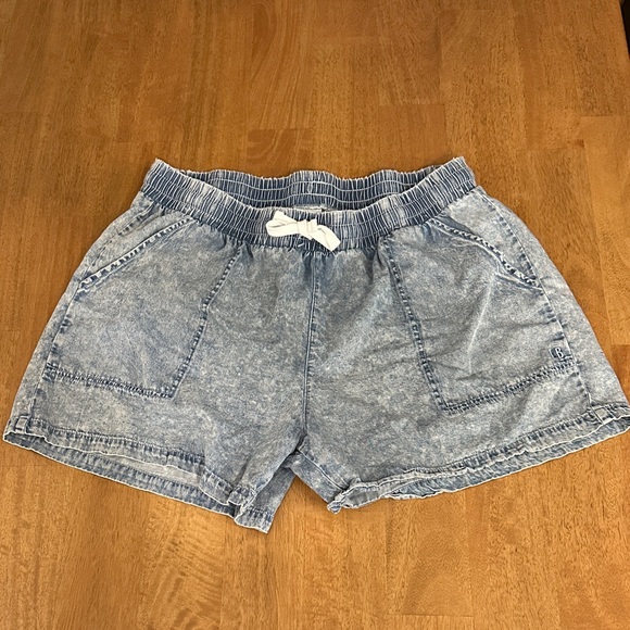 Little Bipsy Pants - Little Bipsy Chambray Utility Shorts Size Medium EUC